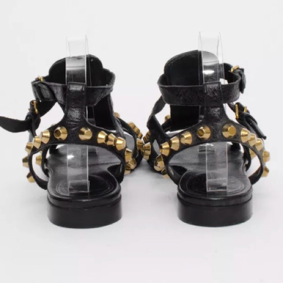 🔥🔥SOLD🔥🔥BALENZIAGA flat SANDAL with bold studs - Picture 2 of 6